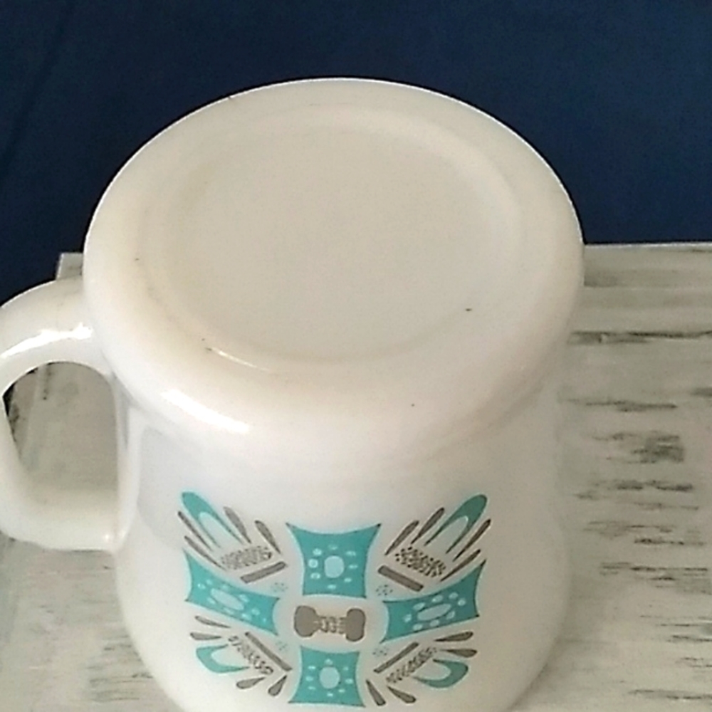 Vintage Blue Heaven milkglass coffee mug circa 1960's - Picture 5 of 9
